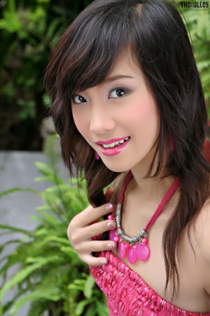 Lolita Cheng "สาวน้อยชุดแดง" [The Black Alley]