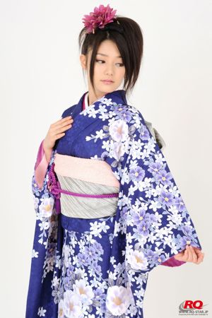 [RQ-STAR] NO.00068 Hitomi Furuzaki parabeniza o quimono de ano novo - Série de quimonos de feliz ano novo
