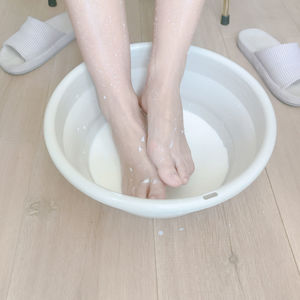 [Welfare COS] An Qiao Qiao Er (Nia Qiao Qiao) No.001 Milk Foot Wash
