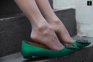 Wanping "Scarpe piatte verdi di Wanping" [Iss to IESS] Belle gambe e piedi di seta