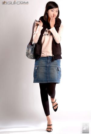 Model Zhang Di "Memainkan Rok Pendek Denim dengan Elegan" [Ligui LiGui] Foto kaki dan kaki giok yang indah