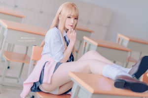 [Foto de Net Red COSER] Weibo Girl Paper Cream Moon Shimo-Blonde Uniforme