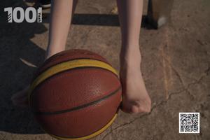 [IESS Tausendundeiner Nacht] Modell: Strawberry "Basketball spielen mit Freundin 4" Schöne Füße und seidige Füße