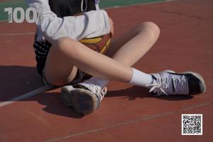 [IESS Tausendundeiner Nacht] Model Strawberry "Basketball spielen mit Freundin 2" mit schönen Beinen in Strümpfen