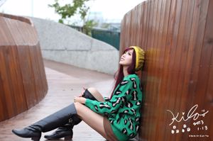 Liao Tingling นางแบบไต้หวัน / Kila Jingjing "Green Long Dress + Boots" Street Shoot