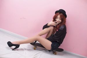 Colección de fotos de estudio de la modelo de belleza coreana Min Er